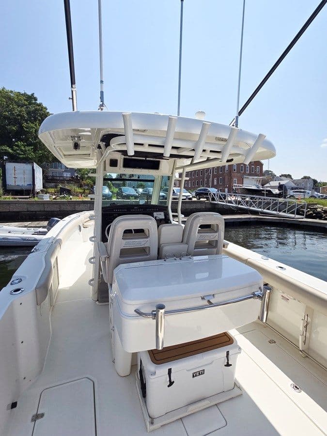 Boston Whaler Outrage - Boston Whaler yacht sale