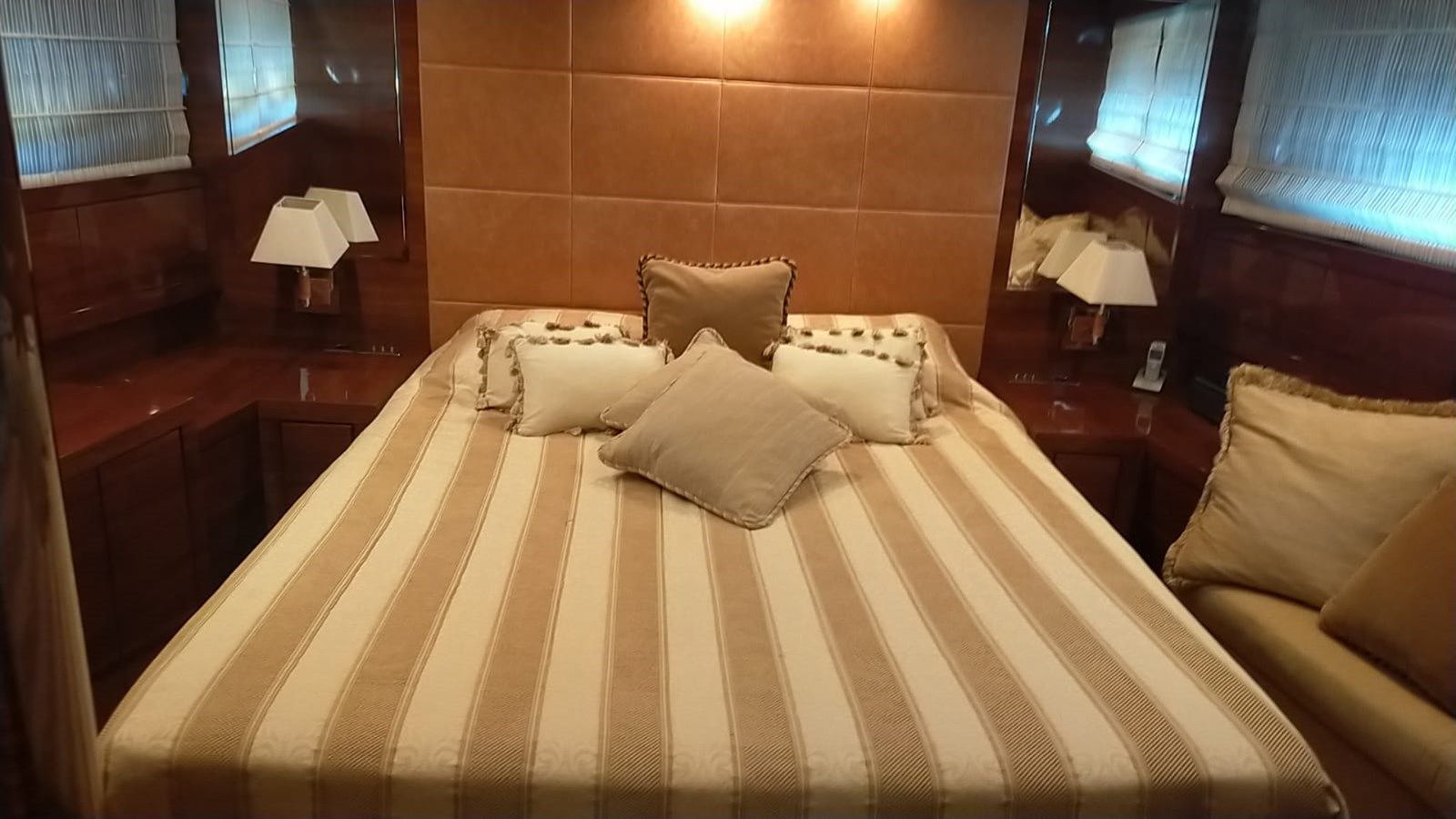 the best price on SEVEN ZERO - Mangusta