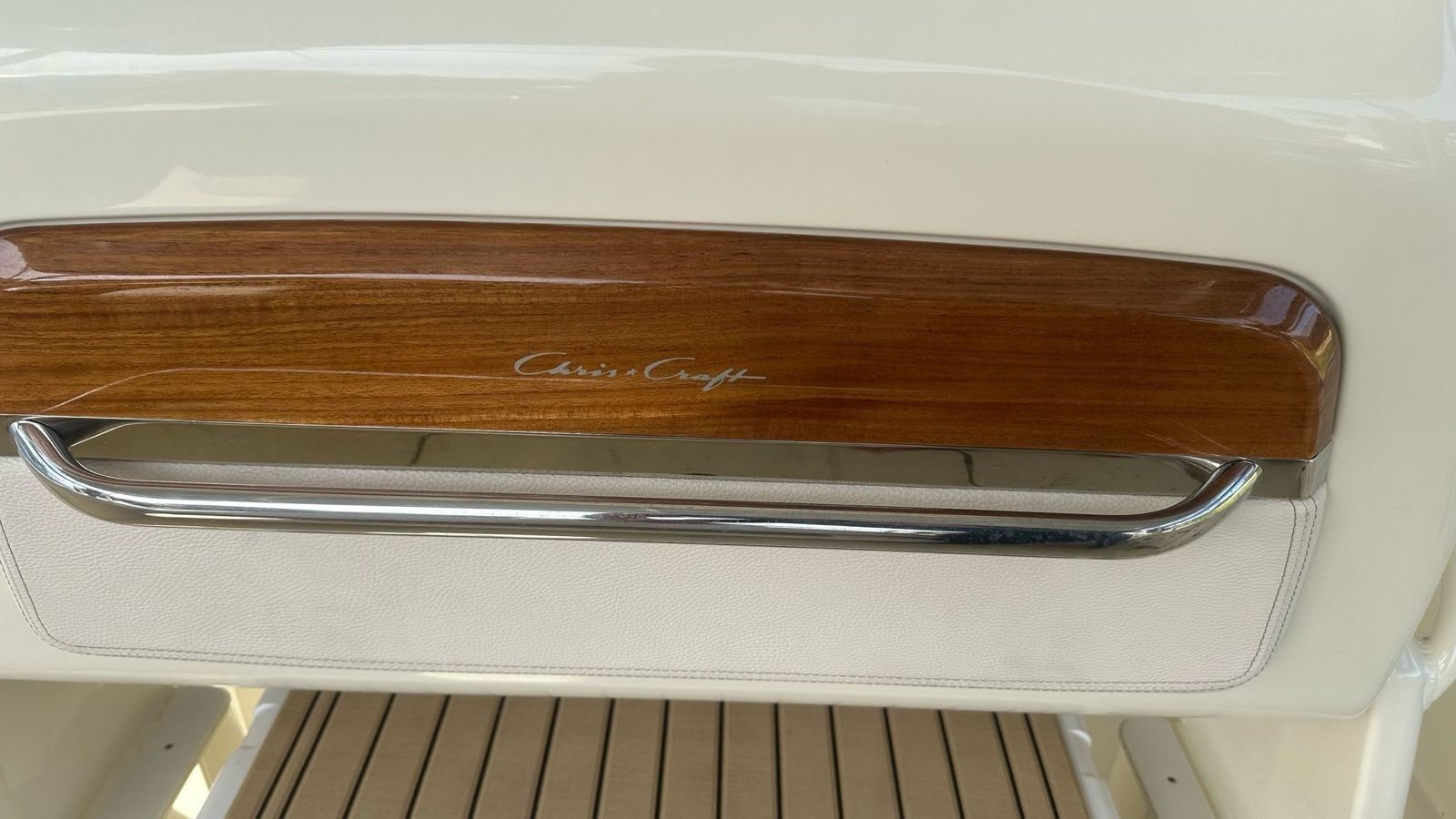 - - Chris-Craft yacht sale