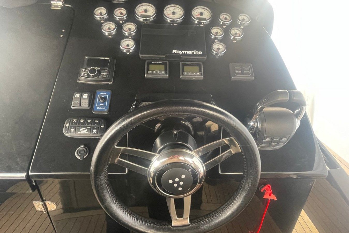 Купить яхту SCANNER ENVY 950 2021 в Shestakov Yacht Sales