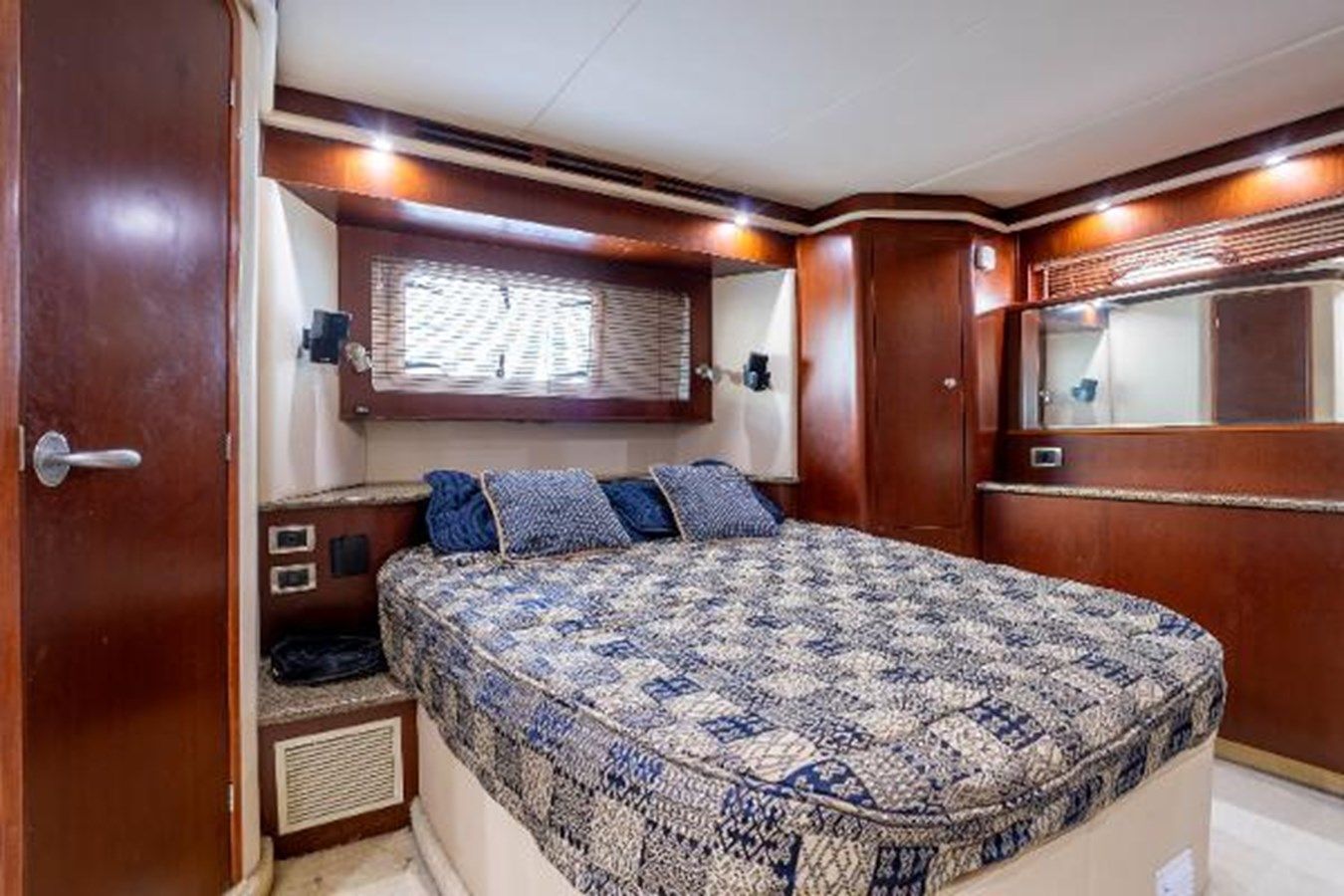 Happy Hour - SEA RAY