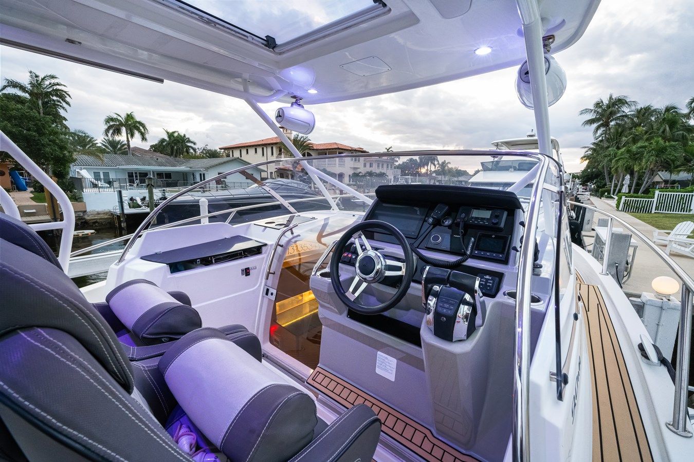 Jeanneau Leader 9.0 WA 29 yacht sale