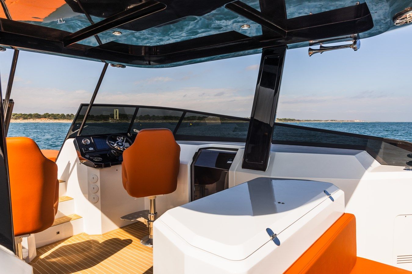 Лучшая цена на Dr. No - HUTTER YACHTS