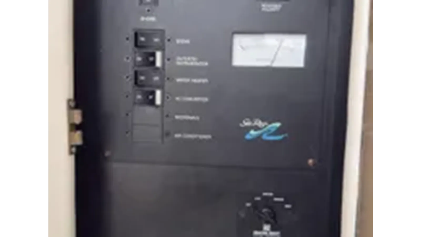 Buy a Sea Ray 270 Sundancer 27 at Shestakov Yacht Sales