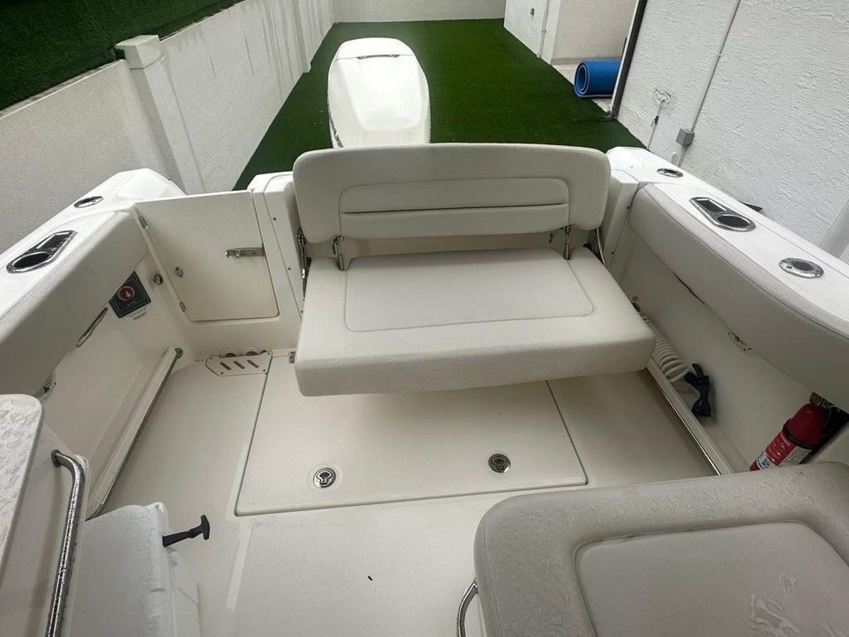 Buy a Boston Whaler 230 Vantage 230 Vantage at Shestakov Yacht Sales