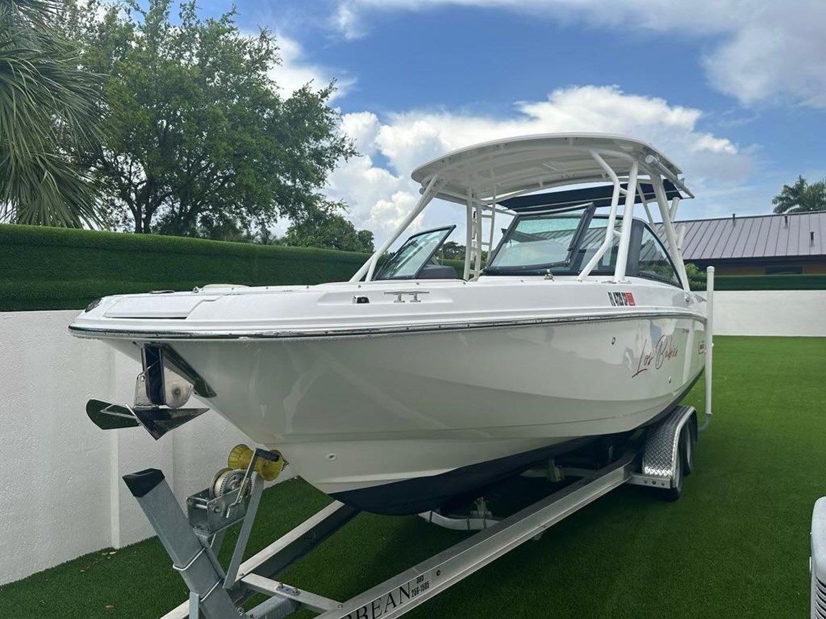 Boston Whaler 230 Vantage 23