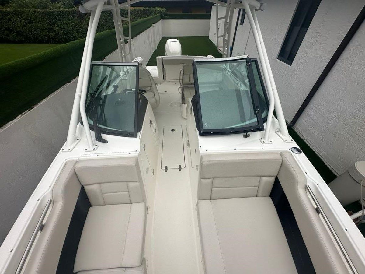 Buy a yacht Boston Whaler 230 Vantage - Boston Whaler