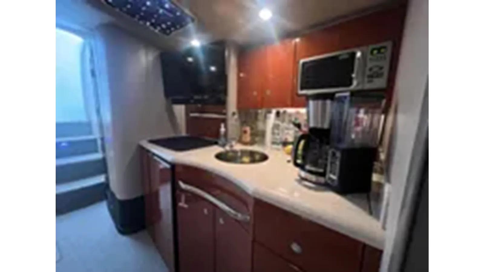 Лучшая цена на 2005 Formula 40 Cruiser - Formula Boats