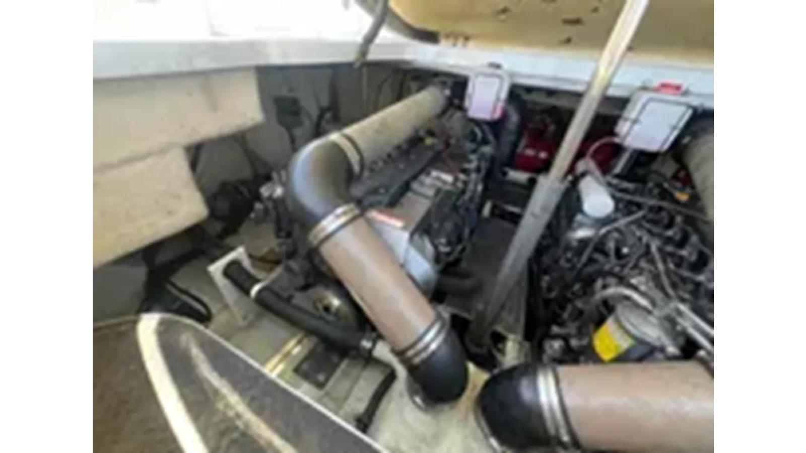 Купить яхту 2005 Formula 40 Cruiser 40 Cruiser в Shestakov Yacht Sales