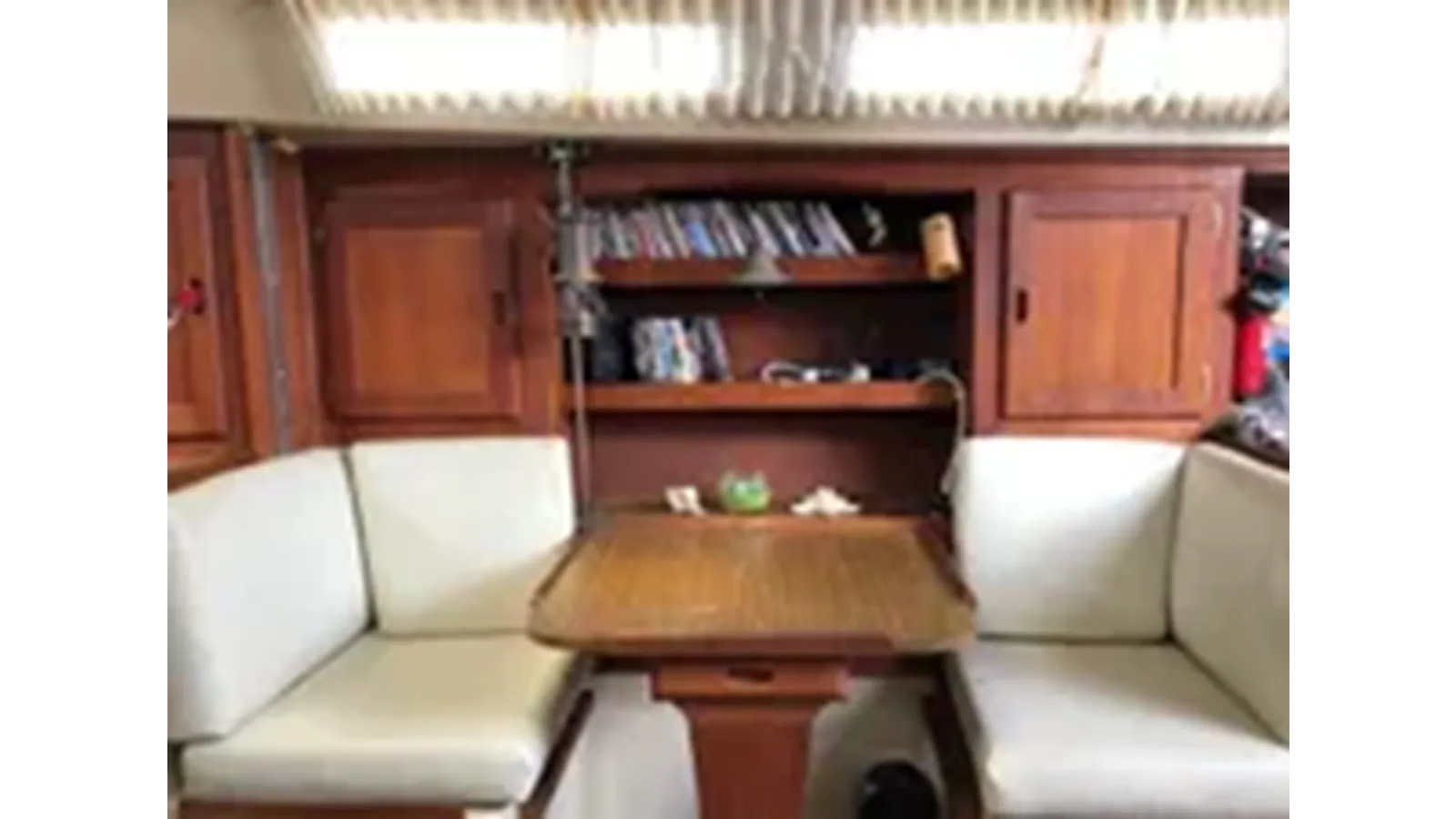 Buy a yacht Catalina 36 - Catalina Yachts