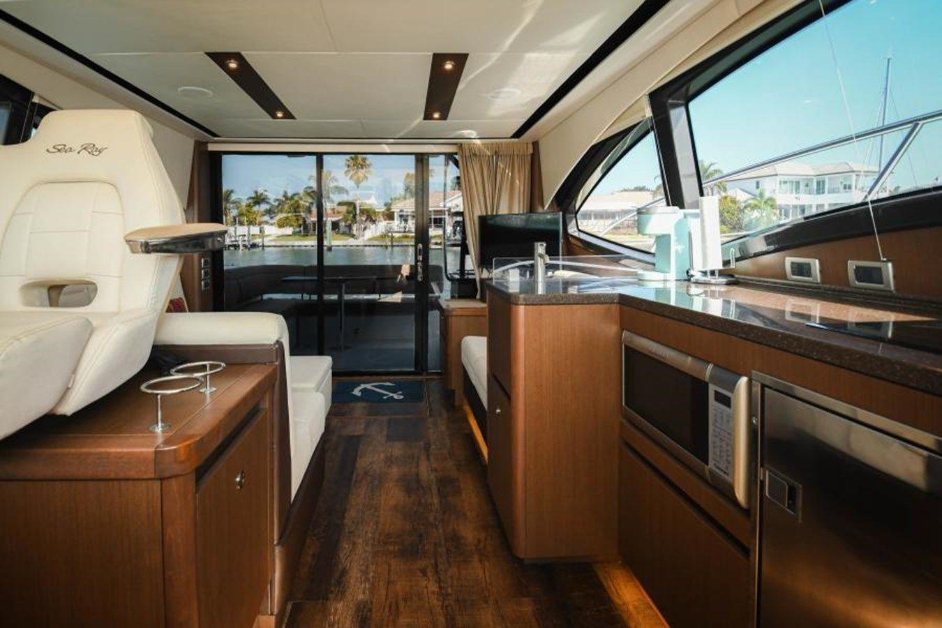 Купить Sea Ray 400 Sundancer 2016