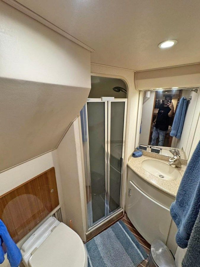 Buy a yacht Viking 68 Convertible 2008