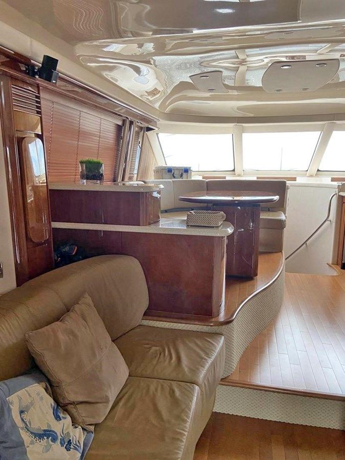 Купить Sea Ray 58 Sedan Bridge 2009