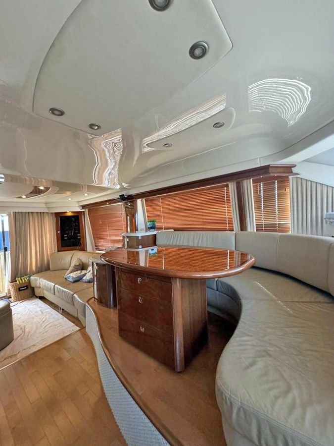 Купить Sea Ray 58 Sedan Bridge 58 Sedan Bridge