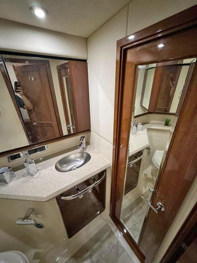 Sea Ray 58 Sedan Bridge