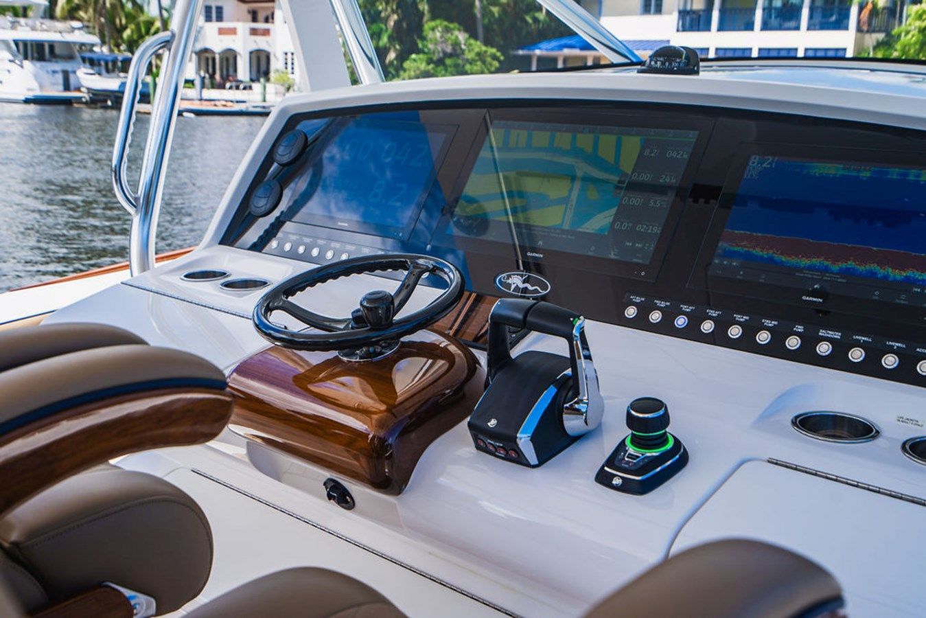 Купить яхту OCTOBER SKY 46 в Shestakov Yacht Sales