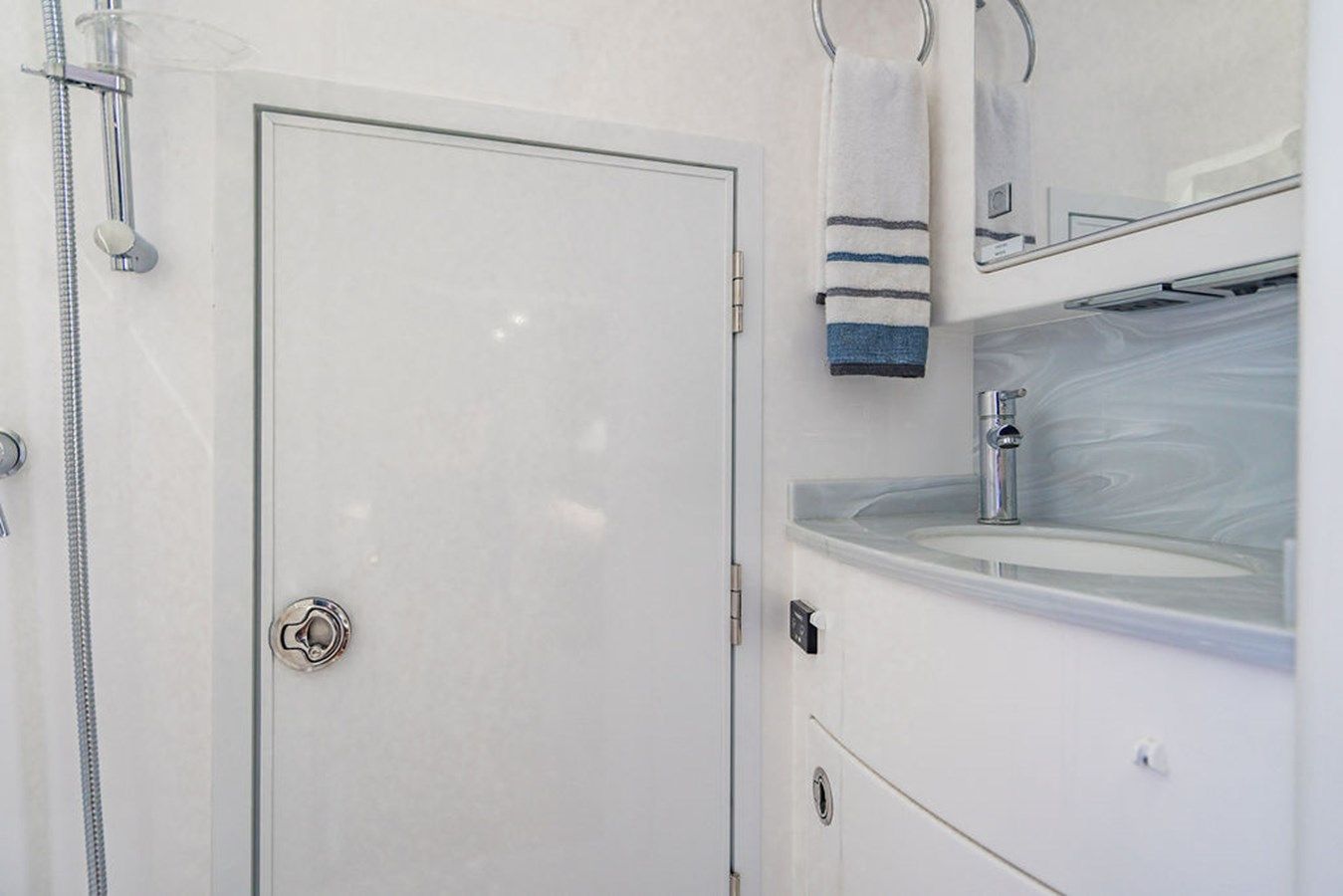 Стоимость яхты OCTOBER SKY 46