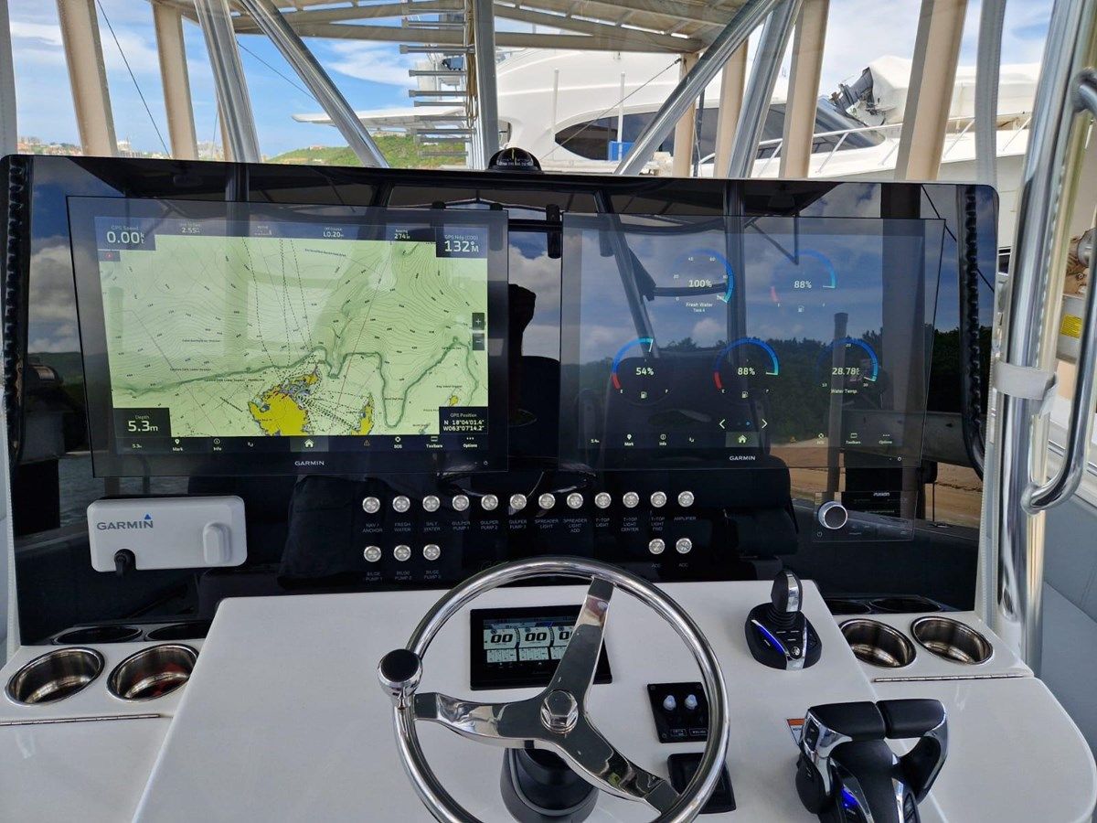 Buy a yacht No Name - Contender Boats