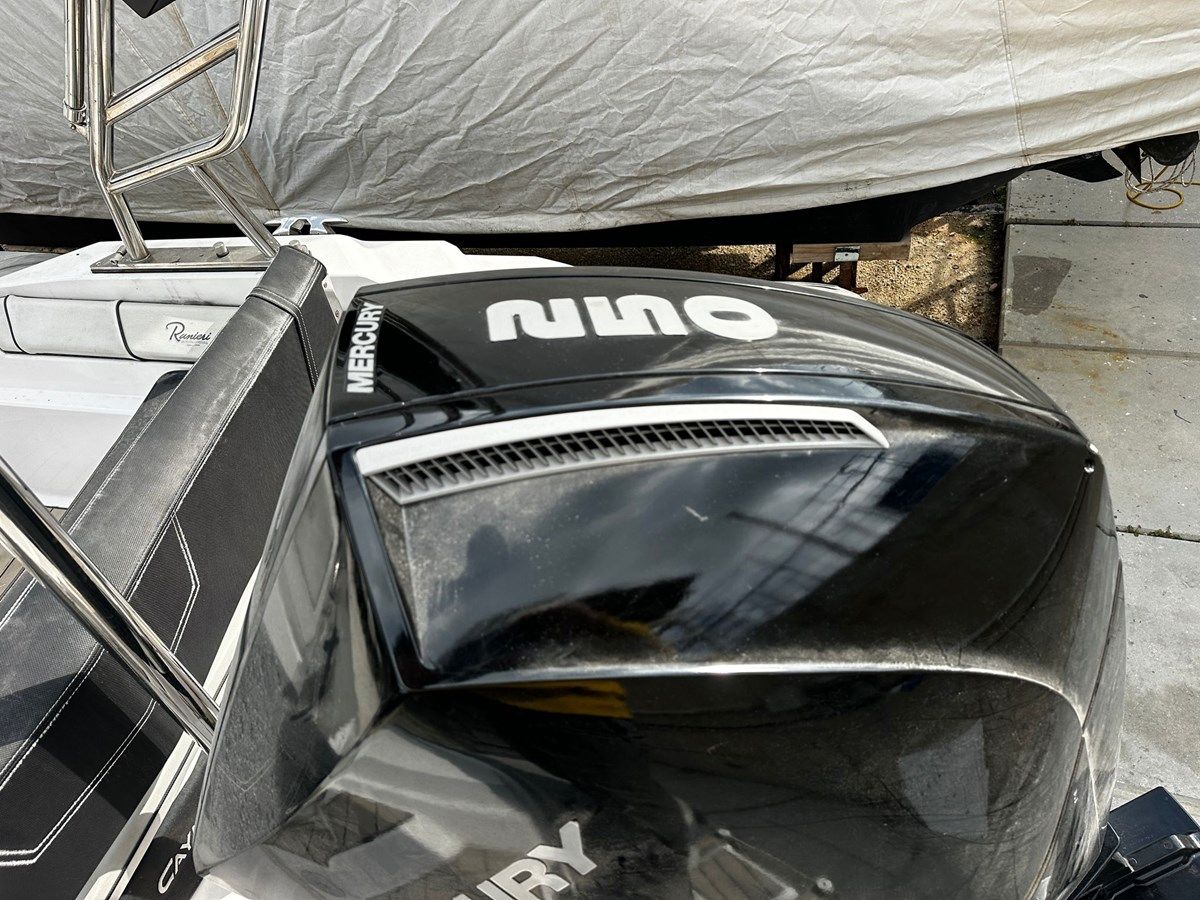 Buy a yacht CAPTAIN EYAL CAYMAN 26