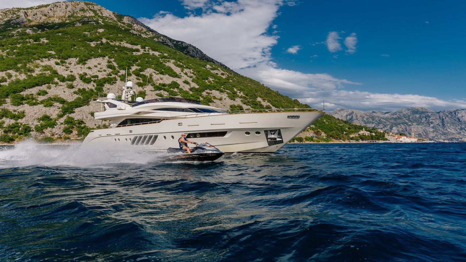 LADY MURA 2010 price