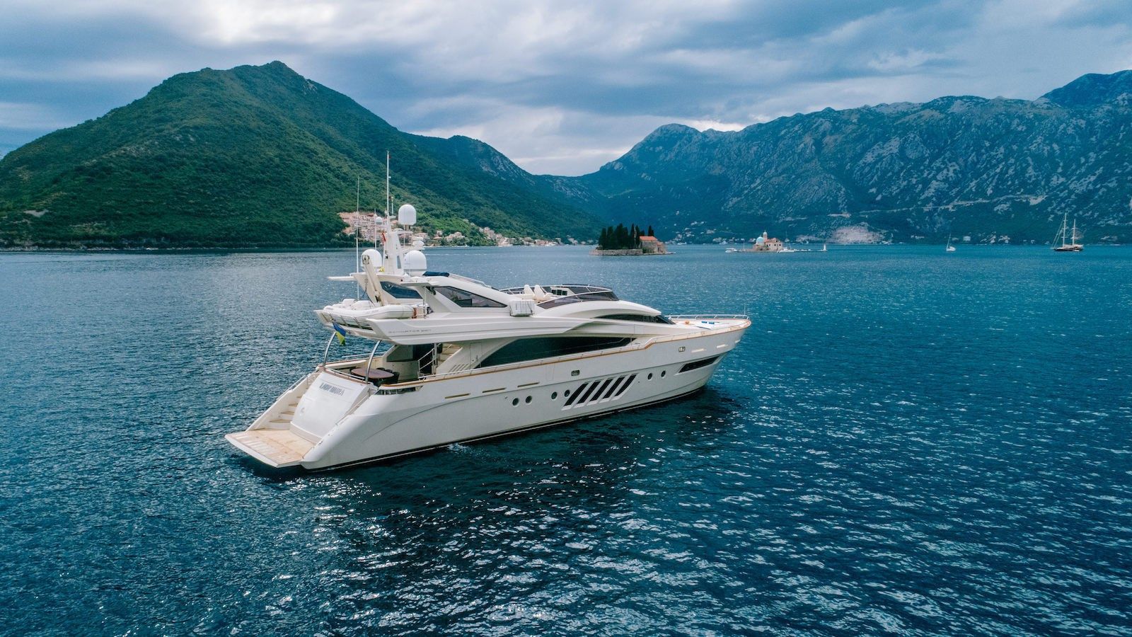 Buy a yacht LADY MURA - Dominator S.r.l.