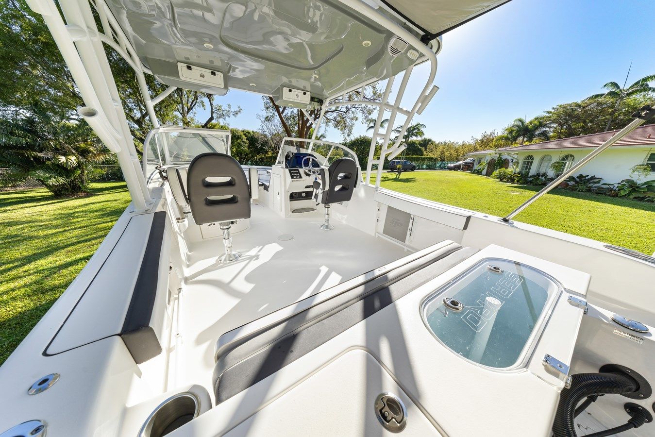 Sea Pro 240 Dual Console 2024