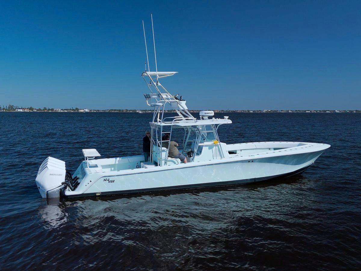 Buy a yacht Game Hunter 39