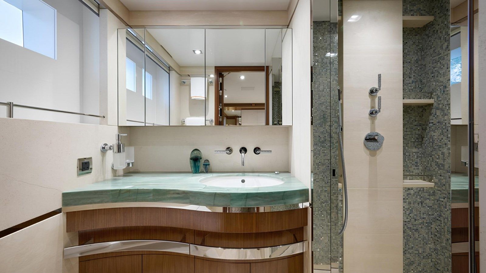 Купить яхту PHILOSOPHY 2015 в Shestakov Yacht Sales