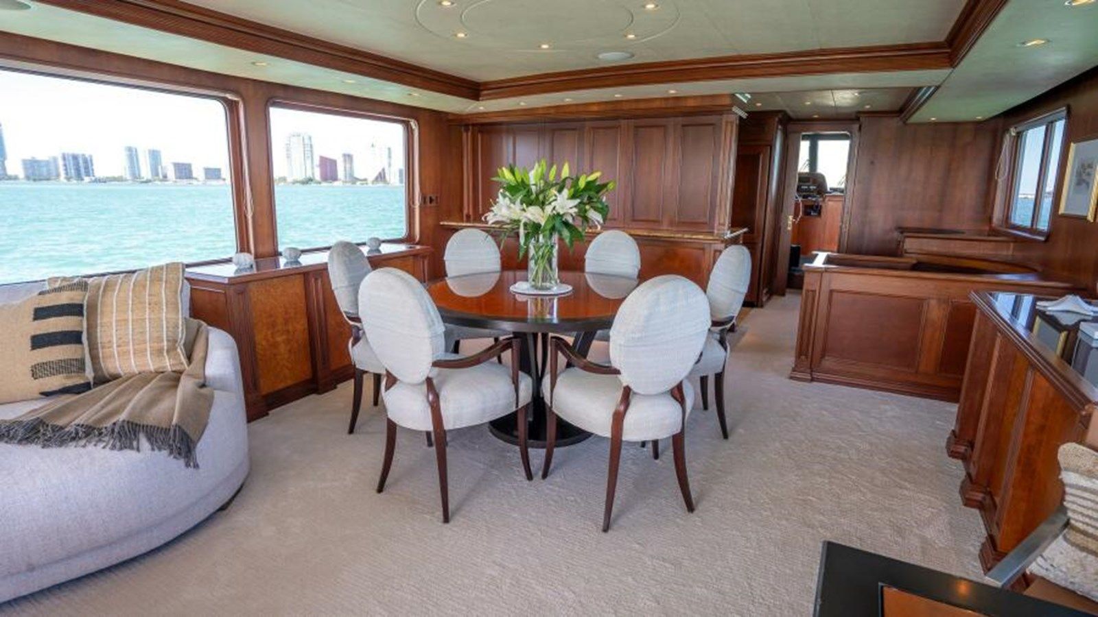 Купить яхту Simaron - BURGER BOAT COMPANY в Shestakov Yacht Sales