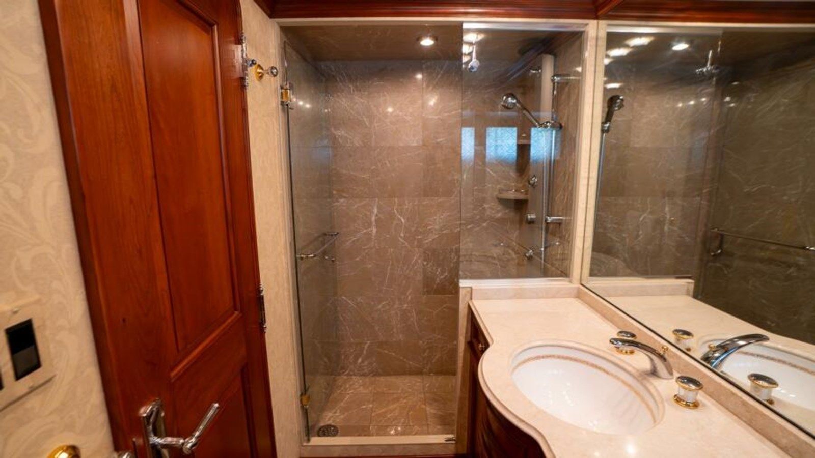 Стоимость яхты Simaron 85 Deck house