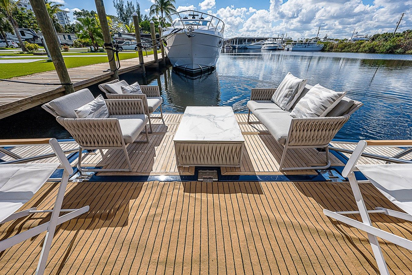 the best price on La Bella Vita - Ferretti Yachts