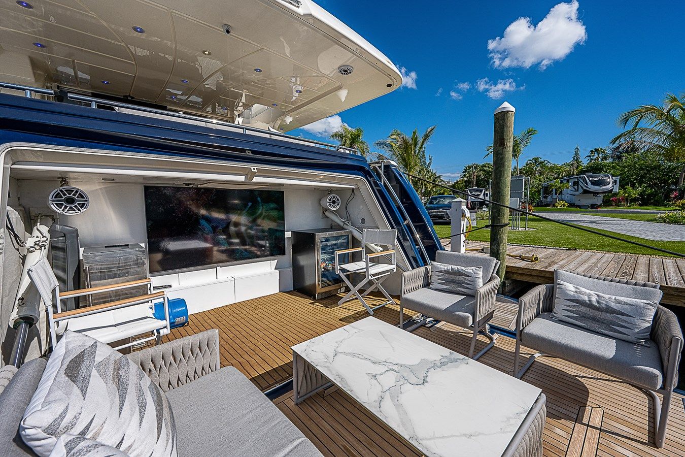 La Bella Vita 830 yacht sale