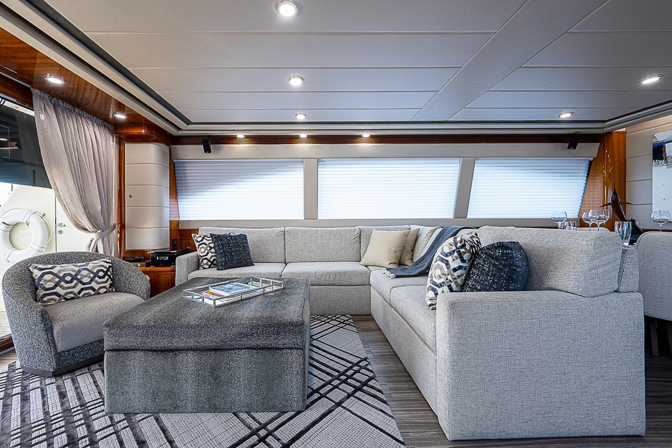 La Bella Vita 83 price