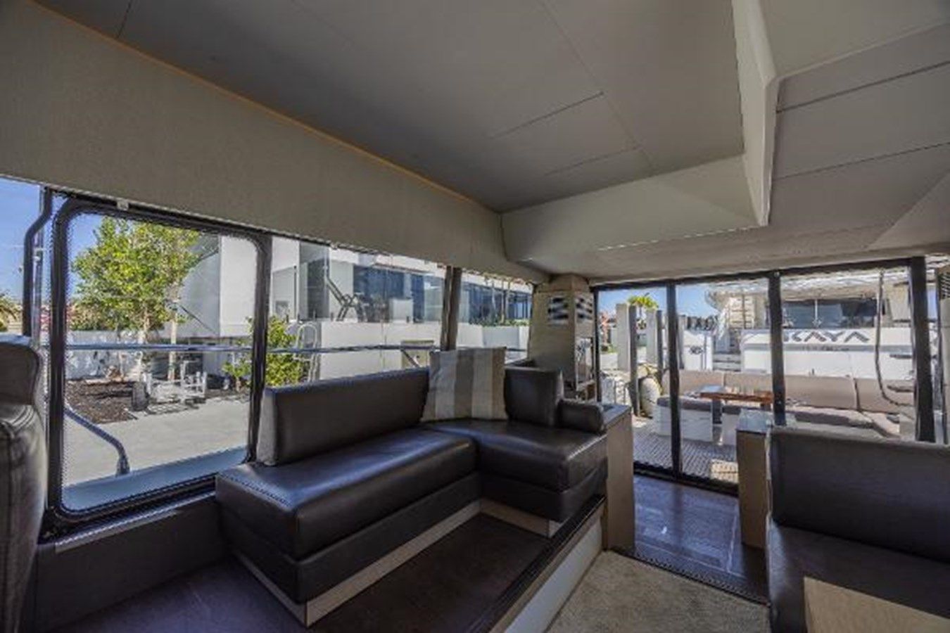 Купить яхту AURA - PRESTIGE в Shestakov Yacht Sales