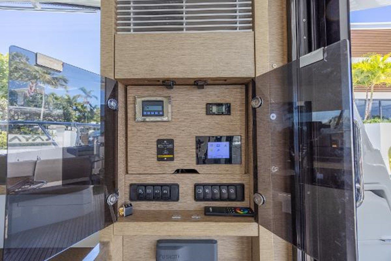 Купить AURA 520