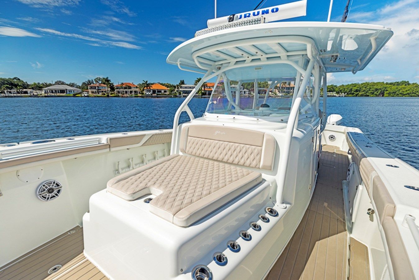 Продажа яхты 2015 Yellowfin 42 43