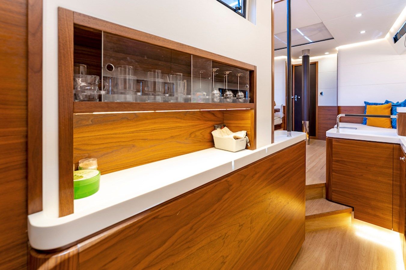 Лучшая цена на 2019 Amel 50