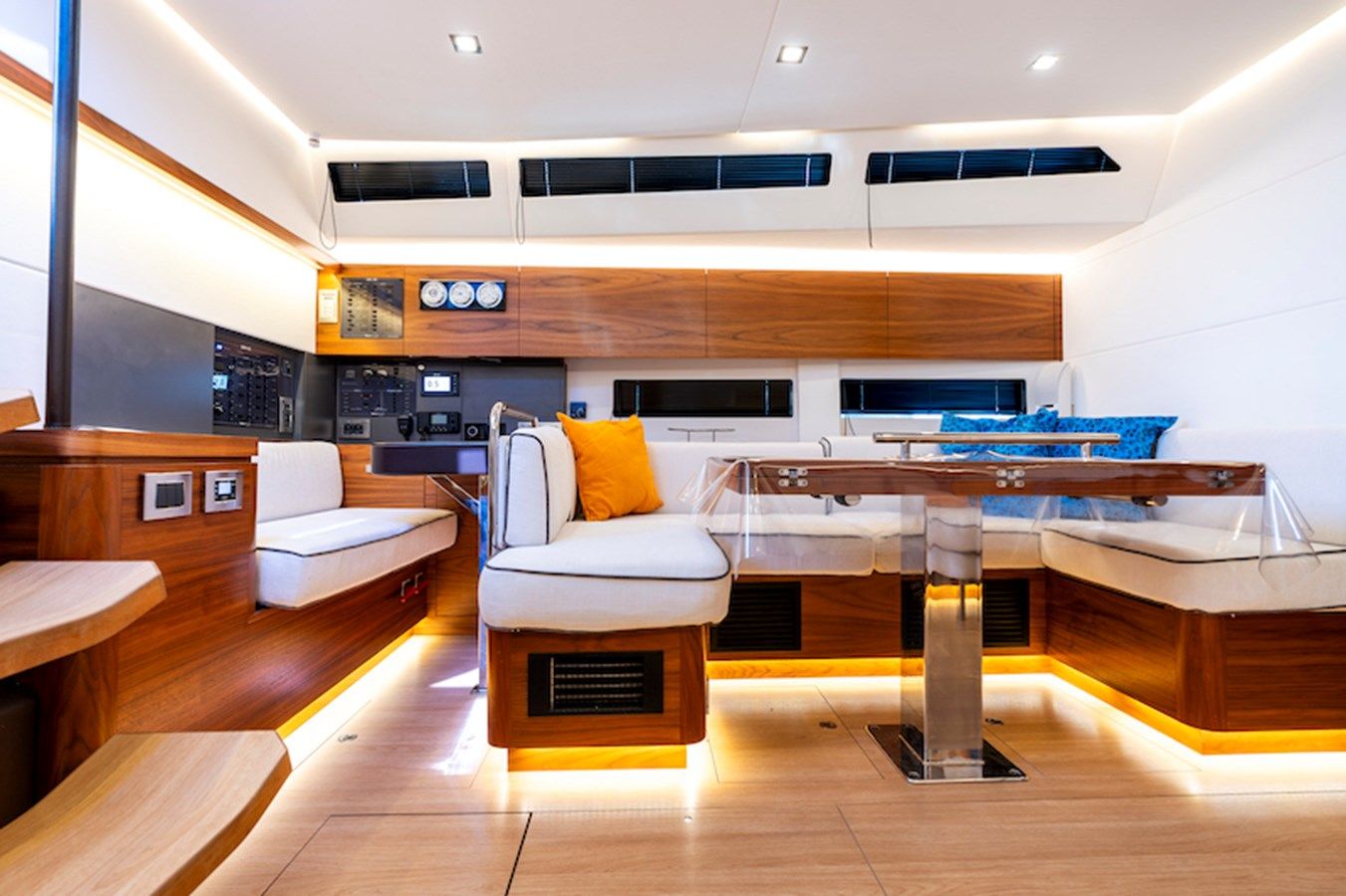 Стоимость яхты 2019 Amel 50