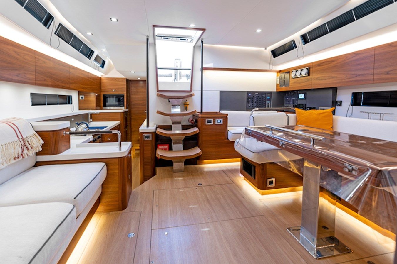 Купить яхту 2019 Amel 50 в Shestakov Yacht Sales