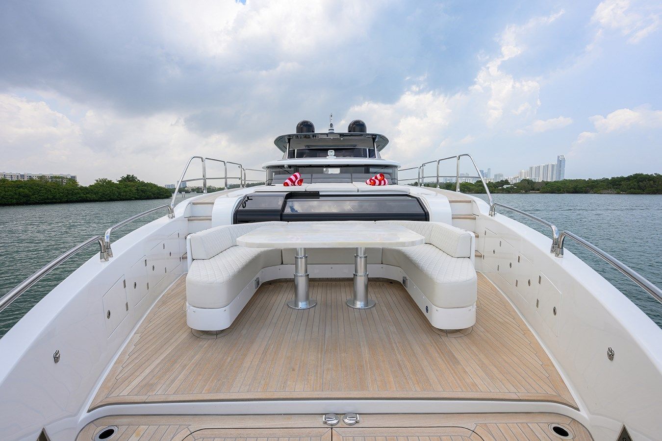 Buy a yacht  Sirena 88 88