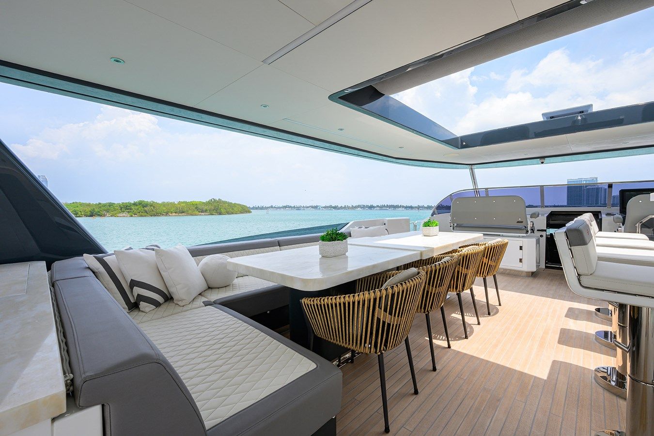 best yacht sales deals  Sirena 88 - SIRENA