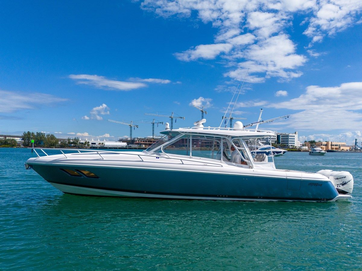 Лучшие предложения покупки яхты Intrepid 407 Cuddy - Intrepid