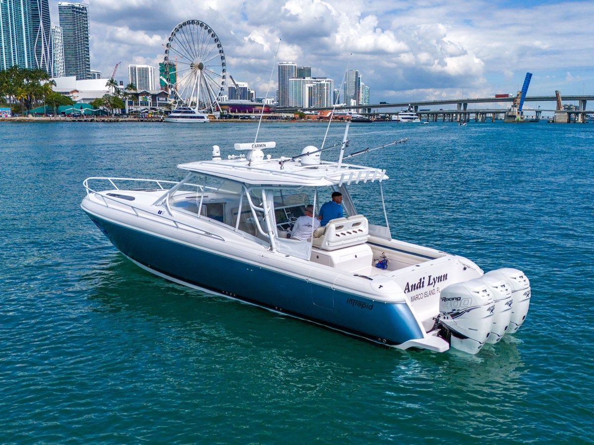 Лучшие предложения покупки яхты Intrepid 407 Cuddy 40