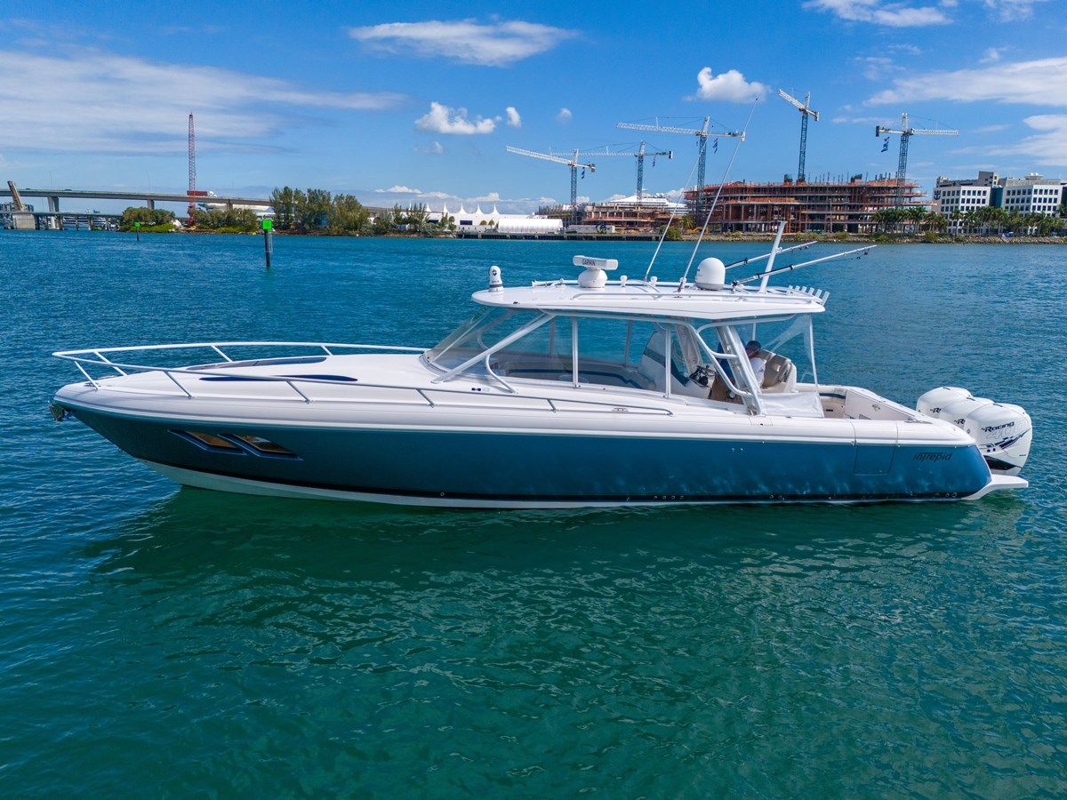 Intrepid 407 Cuddy - Intrepid