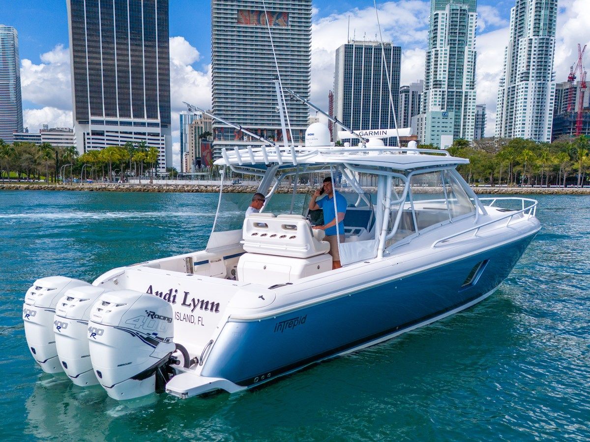 Продажа яхты Intrepid 407 Cuddy 407 Cuddy