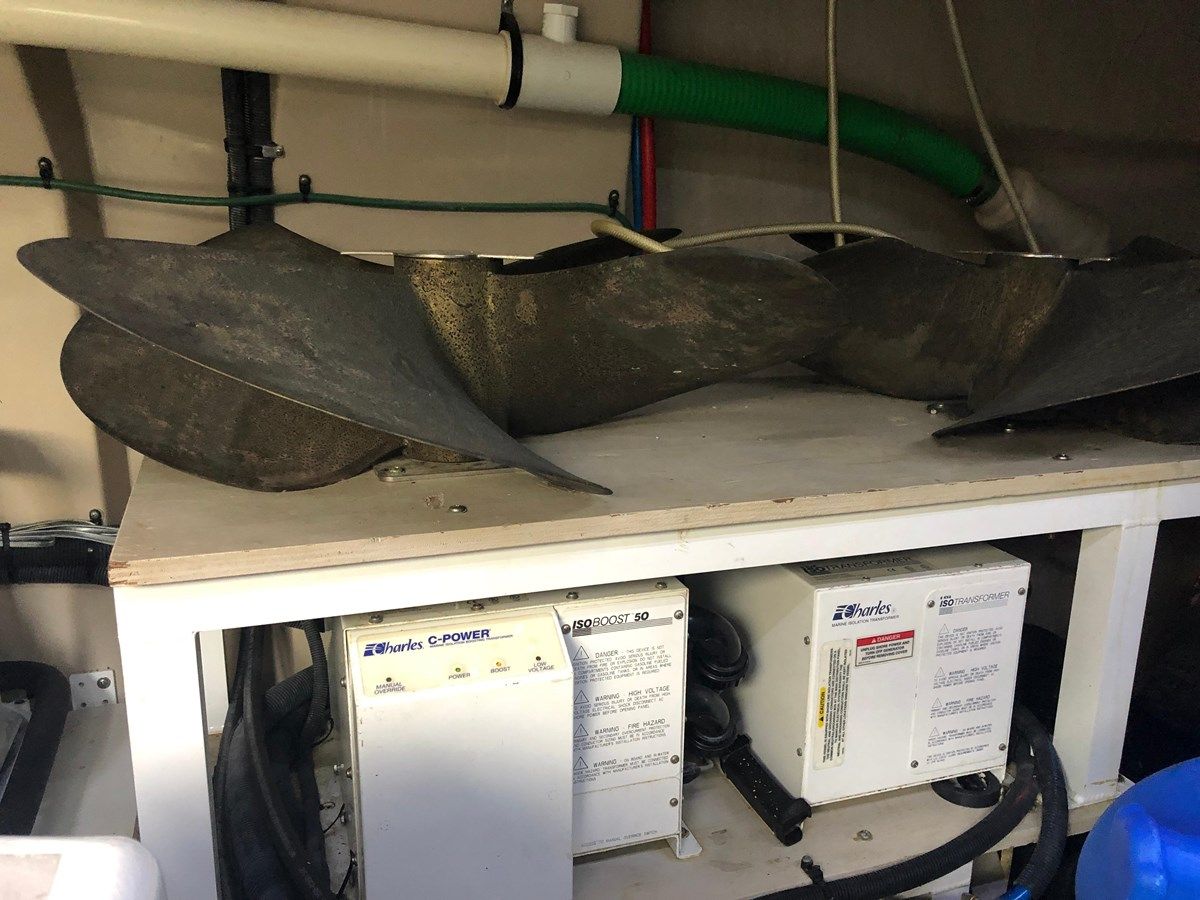 the best price on HIGHLAND LASS - SEA RAY