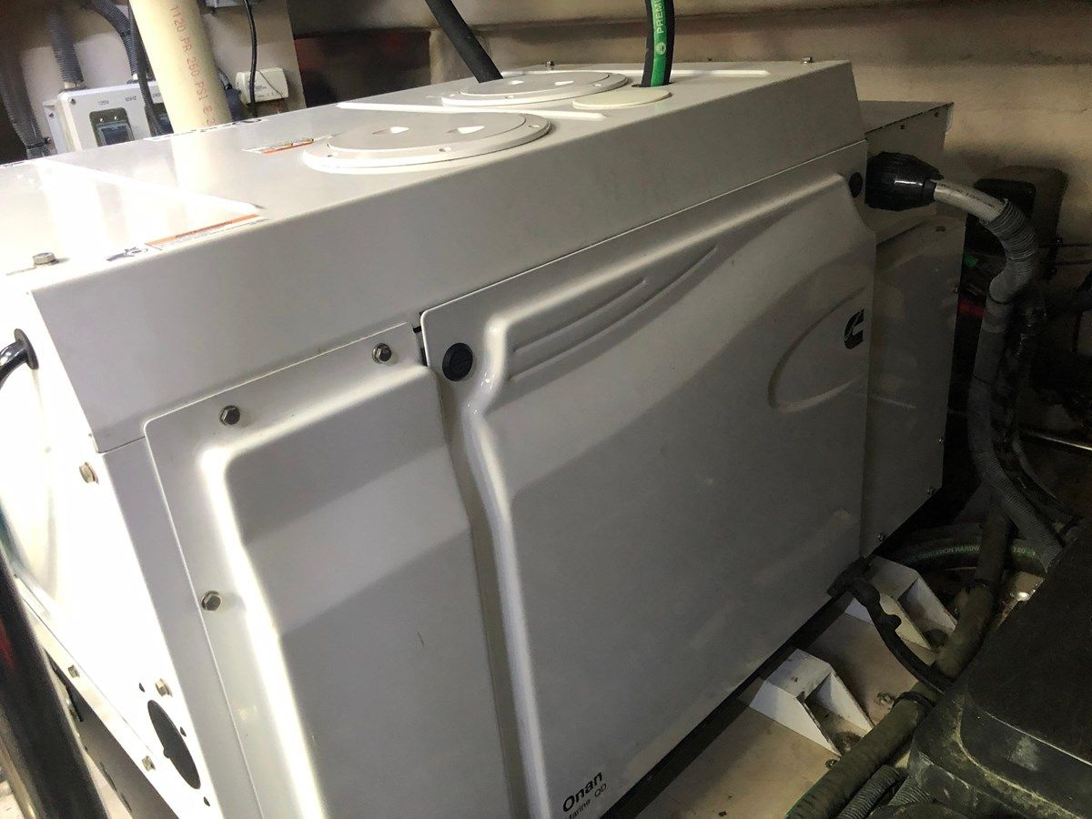 Buy a HIGHLAND LASS - SEA RAY at Shestakov Yacht Sales