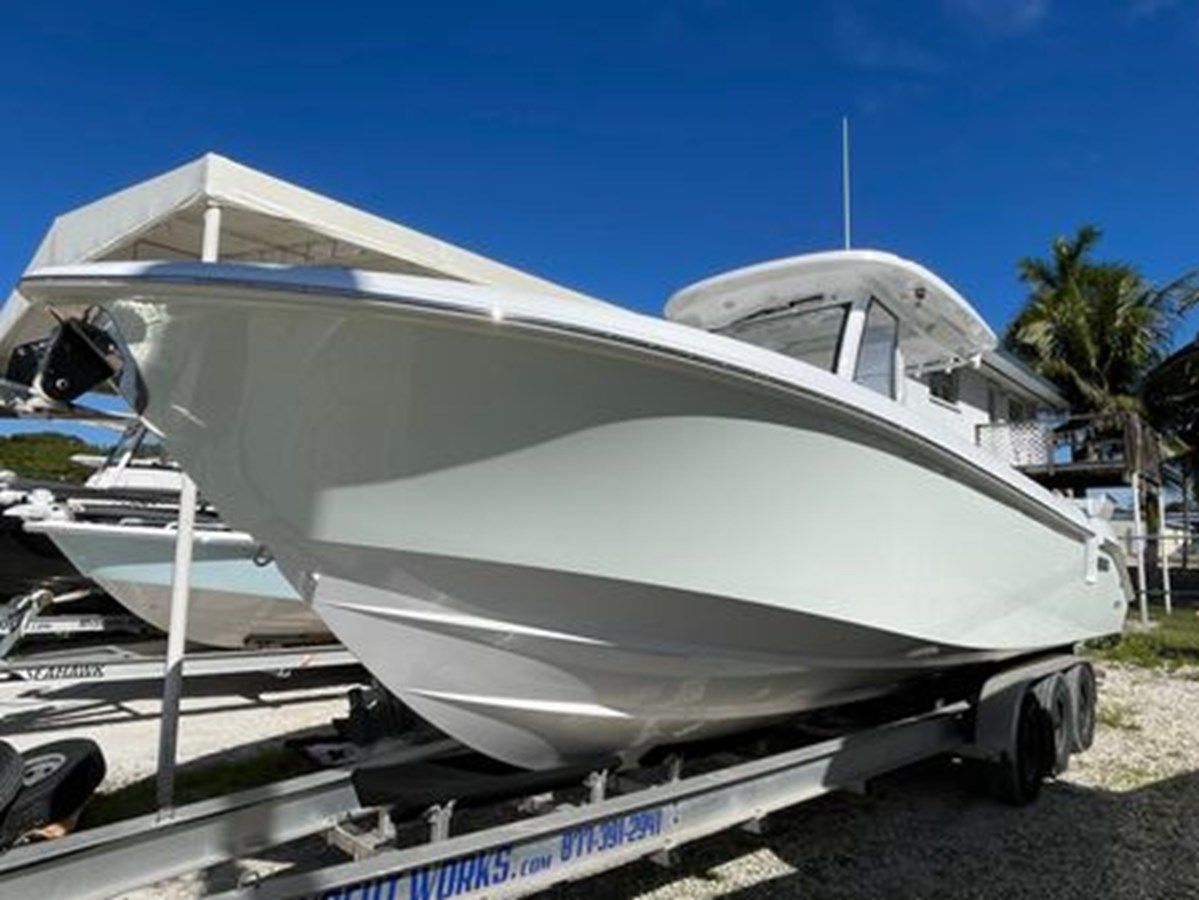 2026 EVERGLADES 315cc - Everglades yacht sale