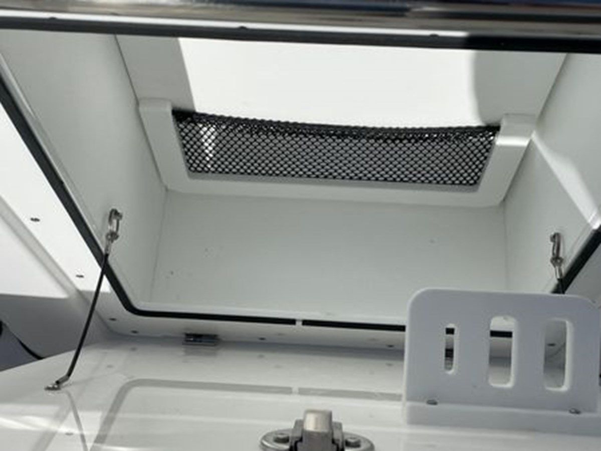 Buy a yacht 2026 EVERGLADES 315cc 2026