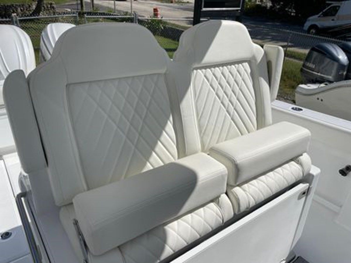 2026 EVERGLADES 315cc - Everglades yacht sale